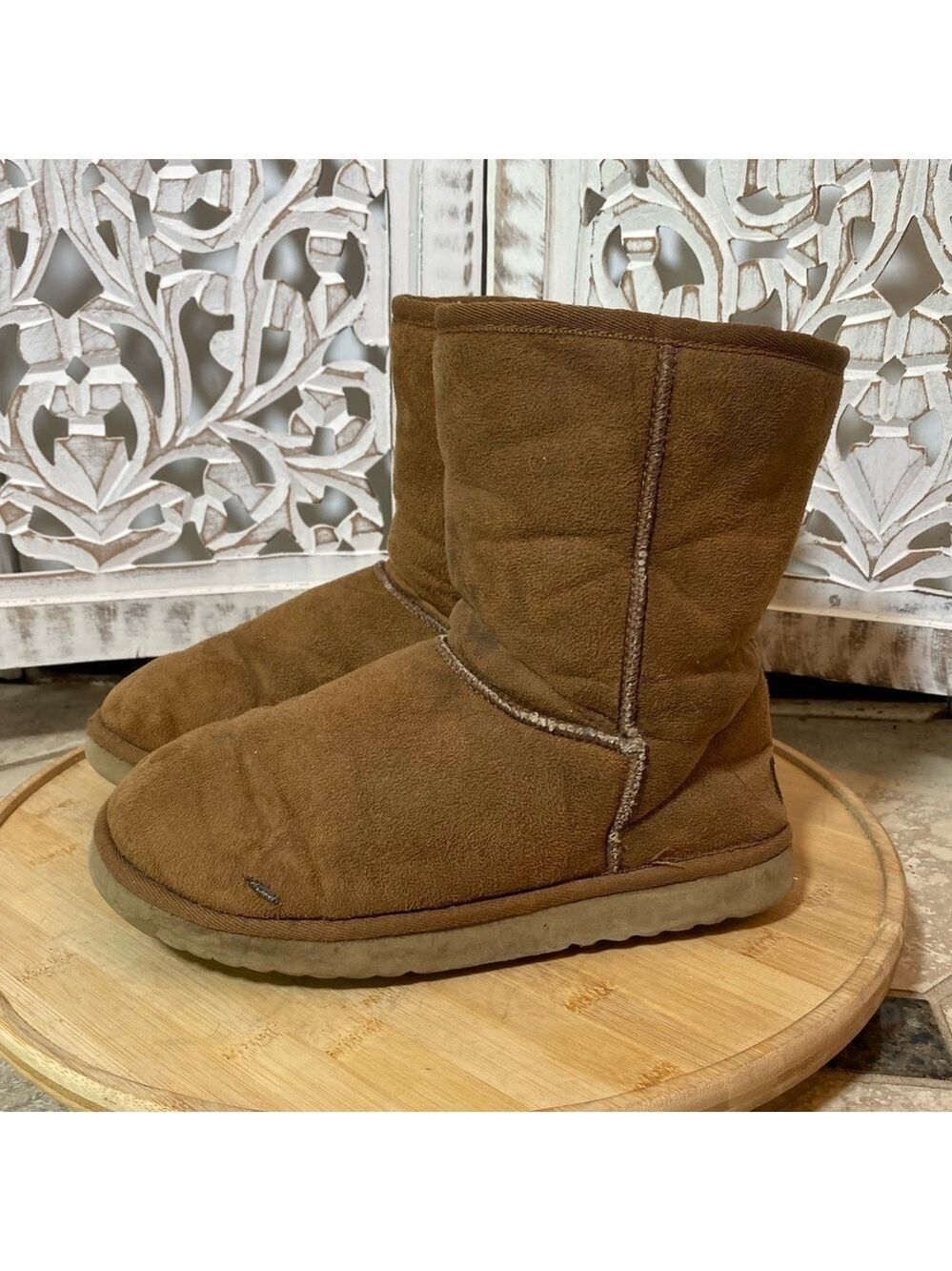 UGG Women’s Classic Short Tan Suede Shearling Lined Pull On Ankle Boots Sz 7